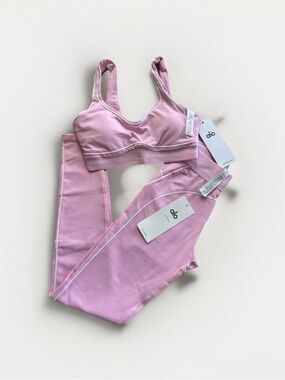 Alo Yoga Airbrush Heart Throb Bra & Leggings Set